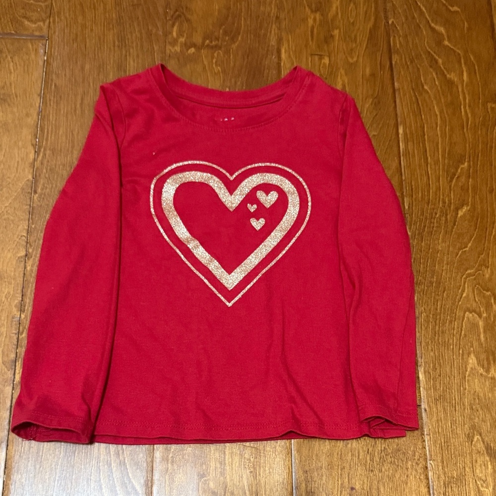 Like New Size 5T Cat and Jack Red Heart Long Sleeve Kids Tee